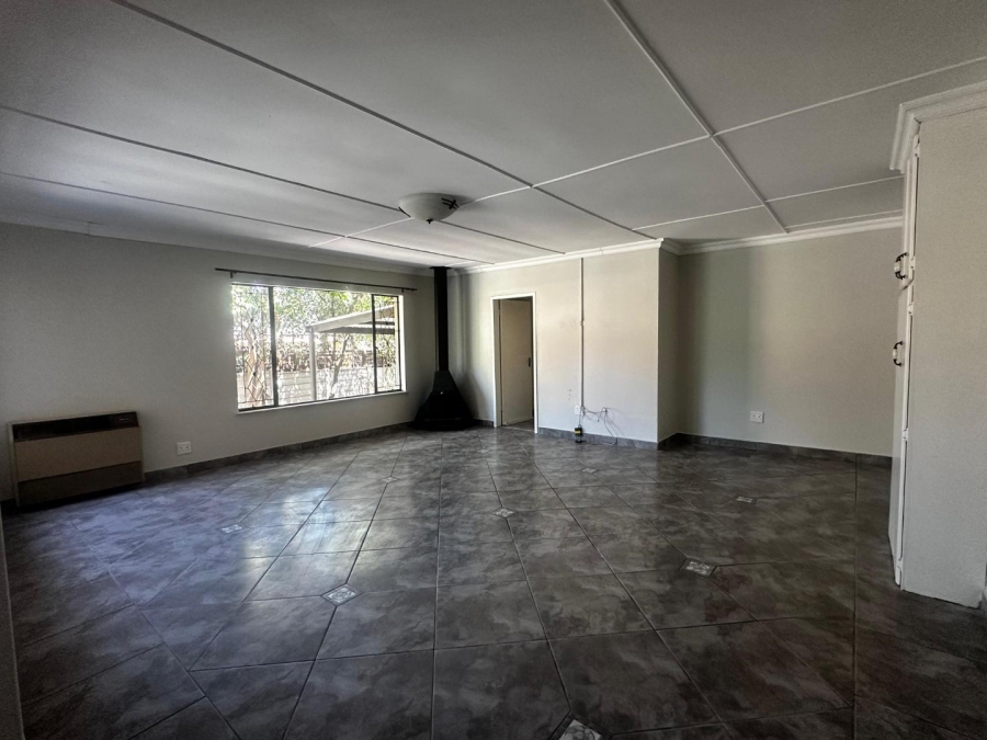 4 Bedroom Property for Sale in Heuwelsig Free State